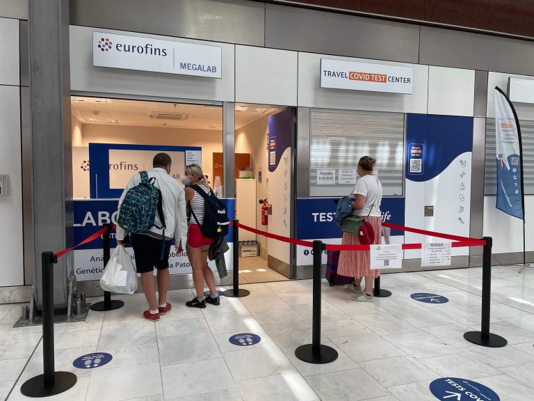 Eurofins desarrolla en toda Europa una amplia red de centros de pruebas COVID-19, reforzada con instalaciones móviles de toma de muestras, para respaldar los viajes internacionales